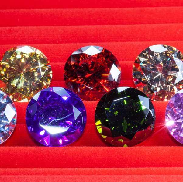 What makes a coloured diamond