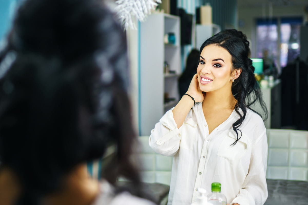 How to Apply  Your Wedding Makeup Like a Professional